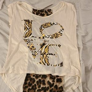 Juniors tee shirt size medium